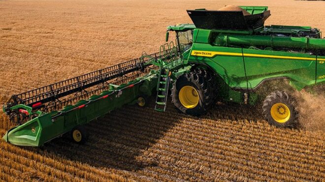 Combines Harvestor